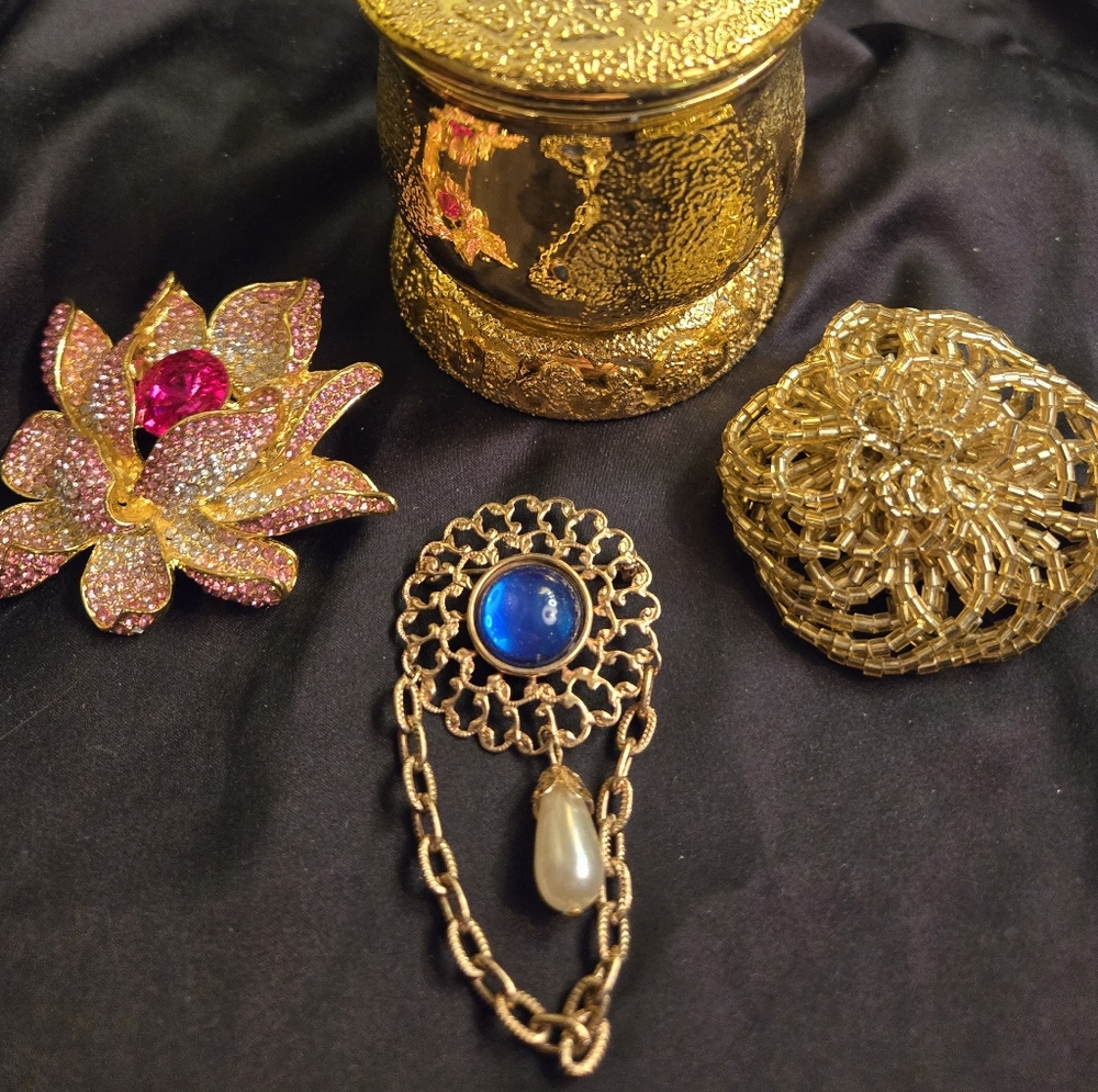 Vintage Brooch Bundle